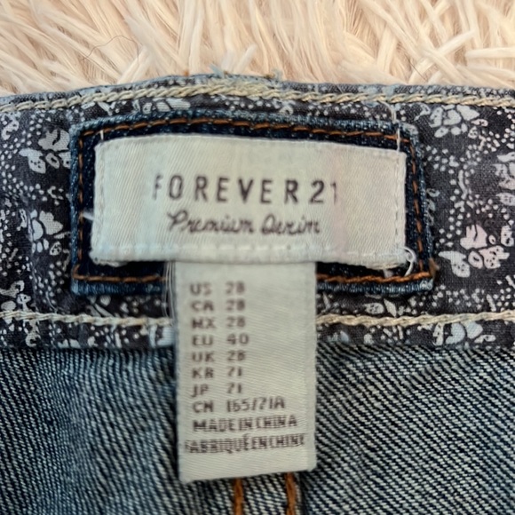 New with tags forever 21 jean shorts - Picture 5 of 5